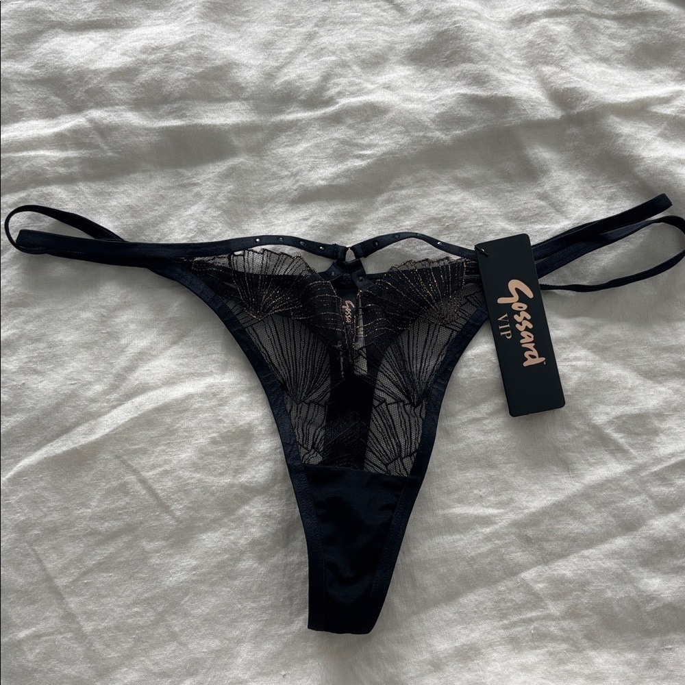 Gossard Black Lace Thong and Garter Belt Size S NWT